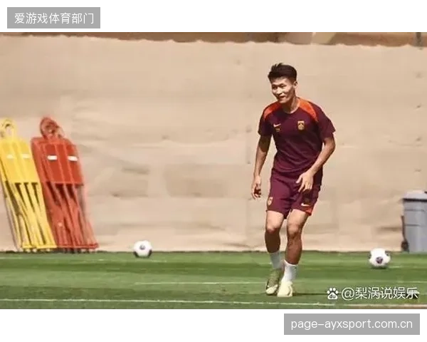 教练组将根据飞行里程制定差异化训练,确保球员在高负荷下获得科学恢复。 教练组将根据飞行里程制定差异化训练,确保球员在高负荷下获得科学恢复。